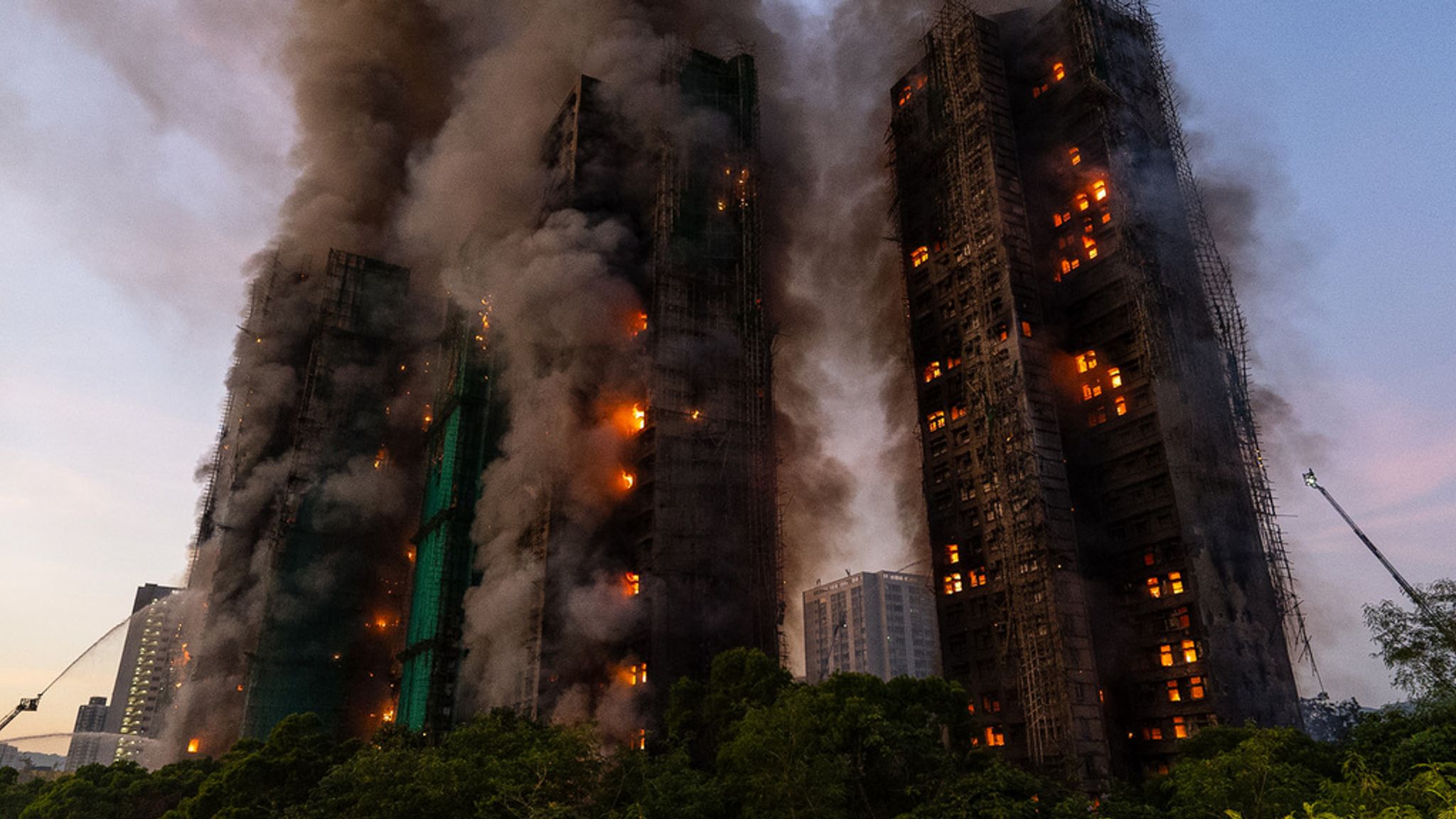 Thảm Kịch Hỏa Hoạn Ở Hong Kong, Do Đâu Cháy Lớn Đến Vậy hình ảnh 5